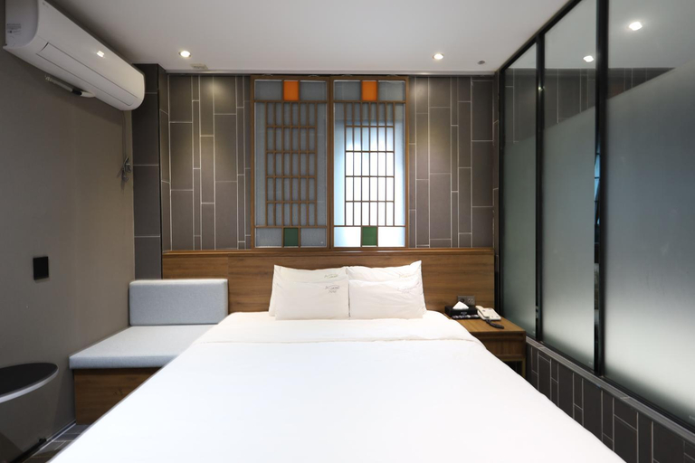 Bedroom 23