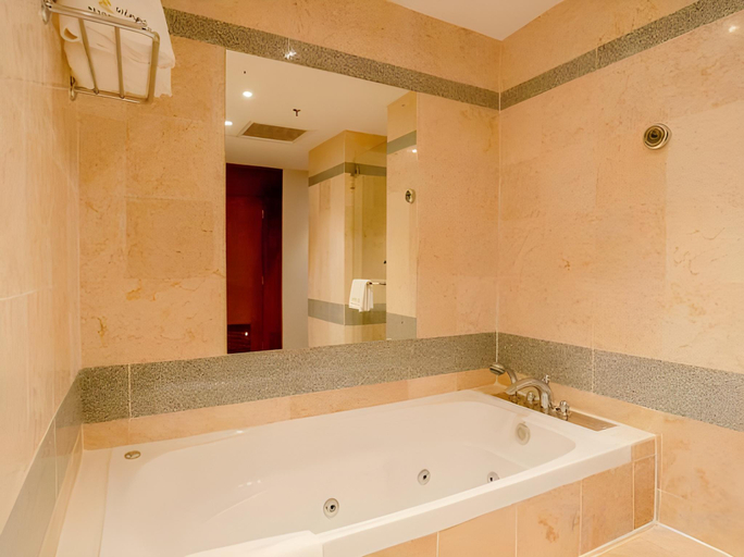 Bathroom 14