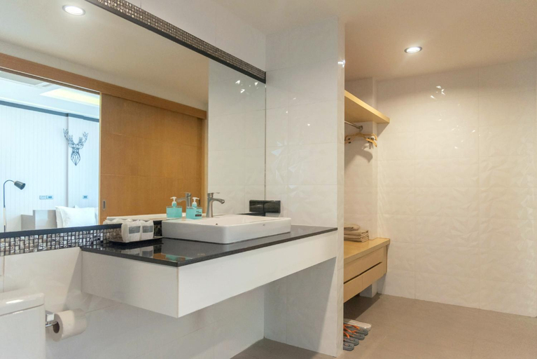 Bathroom 5, Oneloft Hotel, Phuket Island