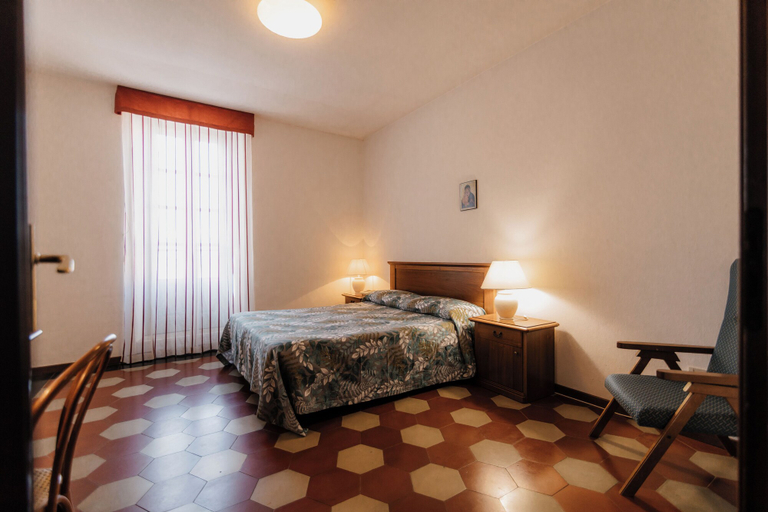 Bedroom 4, Casa Regina Montis Regalis, Cuneo