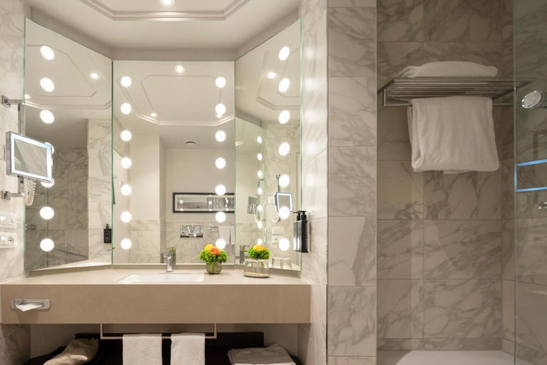 Bathroom 5, Cerretani Hotel Firenze - MGallery Collection, Florence