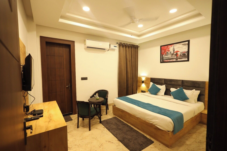 Bedroom 3, RADHA BIHARI NIKUNJ INN & RESTAURANT, Mathura
