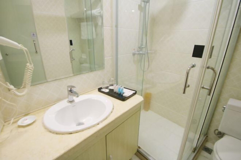 Bathroom 4, Yanrui Hotel, Shanghai