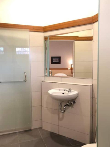 Bathroom 4, Citrus-House Com Hotel, Bogor