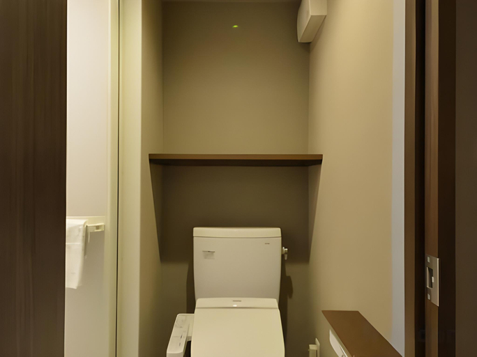 Bathroom 16