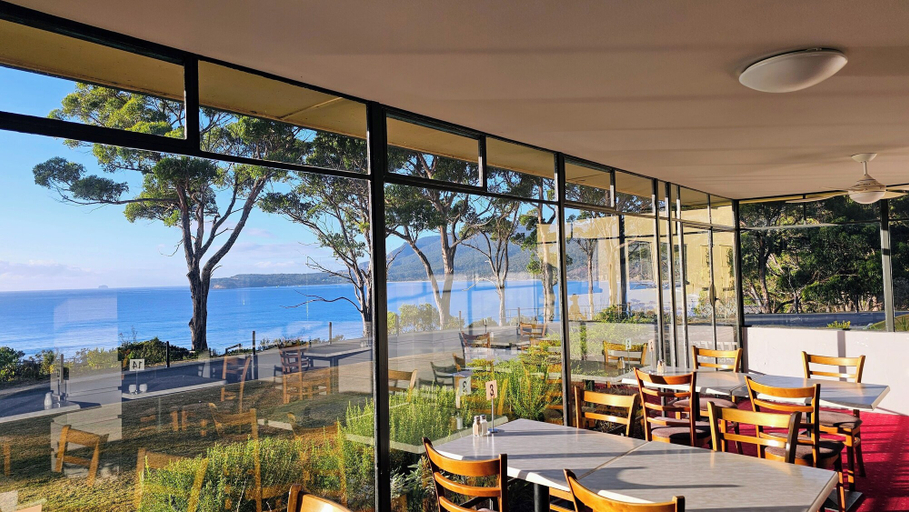 Food & Drinks 5, Lufra Beachside Hotel, Tasman