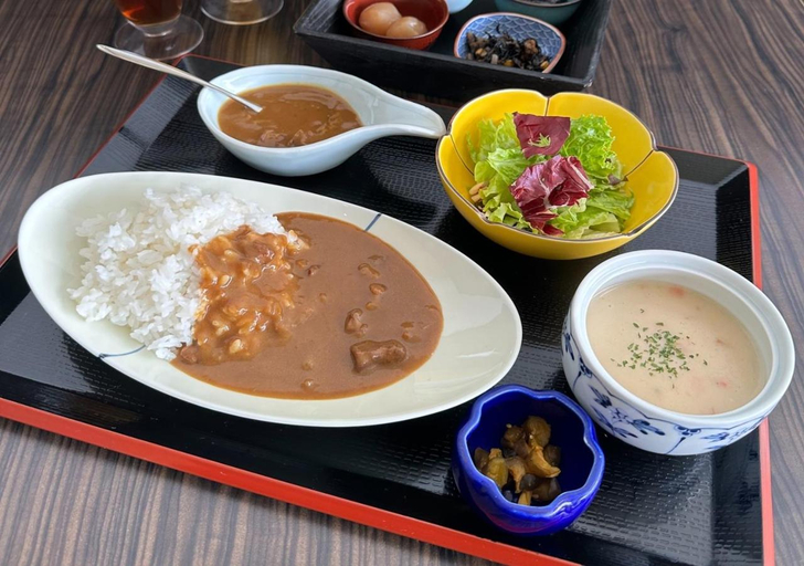 Food & Drinks 23