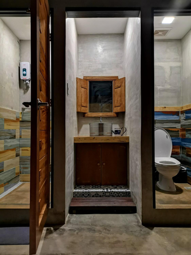 Bathroom, Michel'inn Coron, Coron