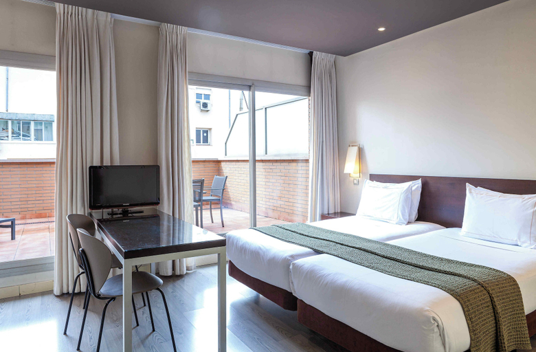 Bedroom 4, Suites Viena Plaza de España, Madrid