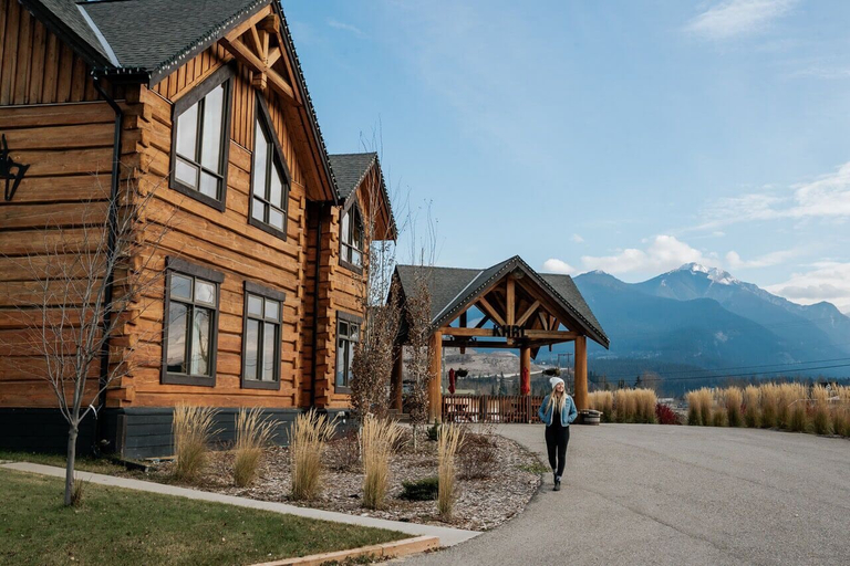 Exterior & Views 2, Basecamp Lodge Golden, Columbia-Shuswap