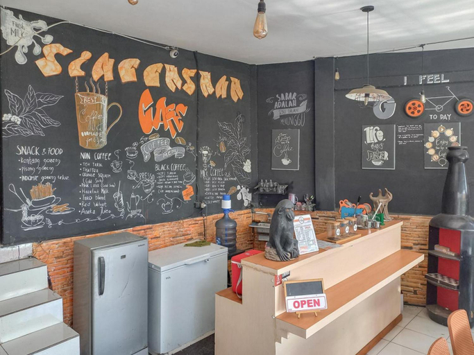 Public Area, Homestay Singgasana Mitra RedDoorz, Bitung