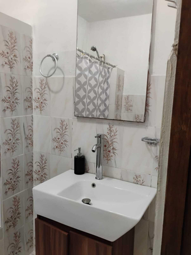 Bathroom 3, 8 habitaciones 6 baños en San Juan
