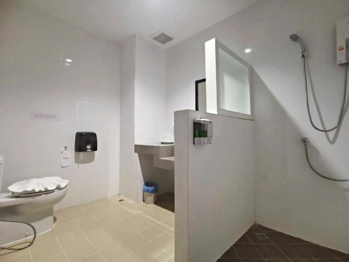 Bathroom 4, Nana Beach Hotel, Pathiu