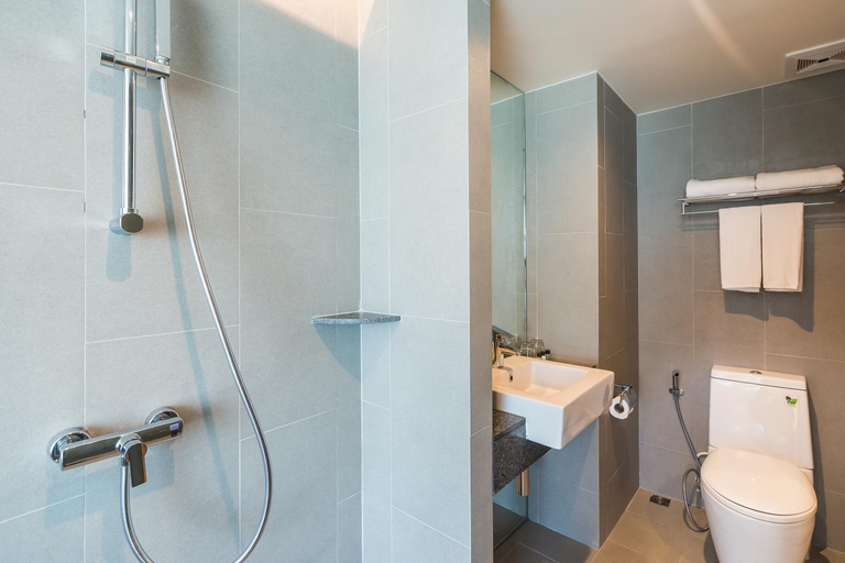 Bathroom 2, Sea Me Spring Tree Hotel, Pattaya