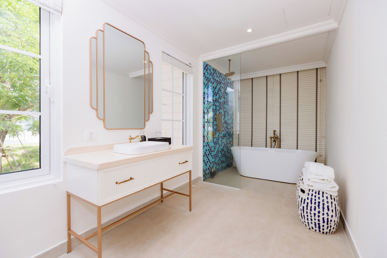 Bathroom 4, Villa NovaWorld Phan Thiet Luxury Travel, Phan Thiết