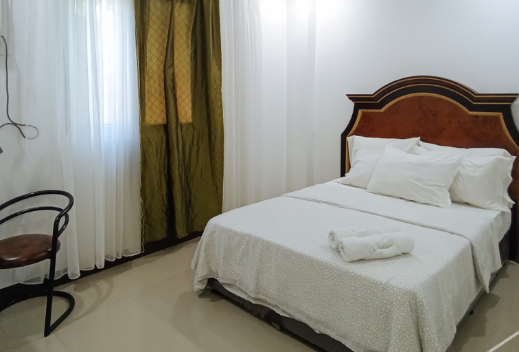 Bedroom 3, RedDoorz @ Caree Boutique Hotel Bulan Sorsogon, Bulan