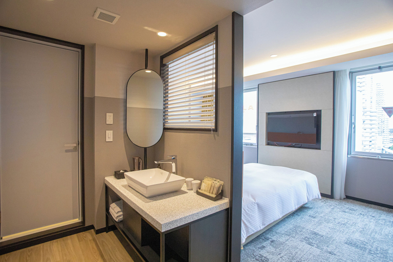 Bathroom 8
