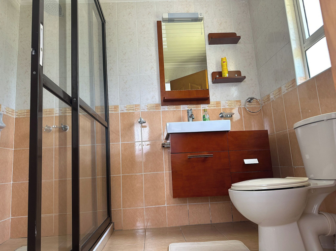 Bathroom 4, Baobab, Mavoko