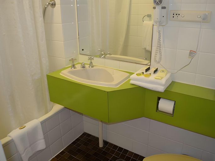 Bathroom 2