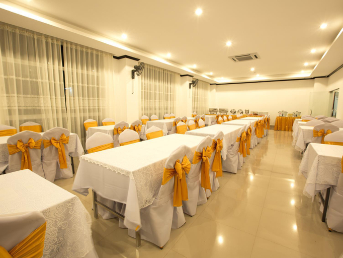Food & Drinks 5, Douangchan Plaza Hotel, Vientiane