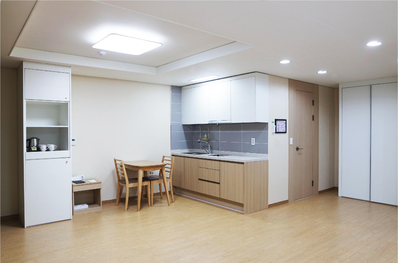 Dining Room 16