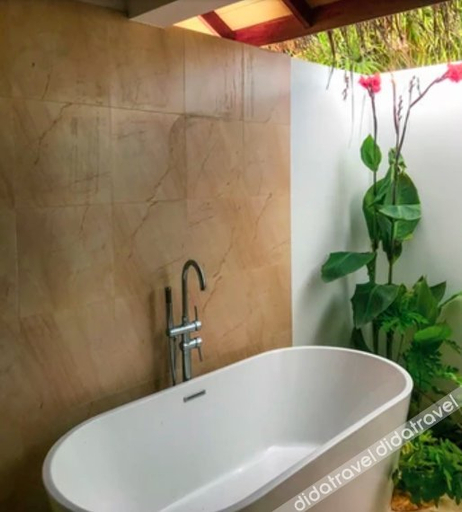 Bathroom 4, Cocogiri Island Resort Maldives, Vaavu Atoll