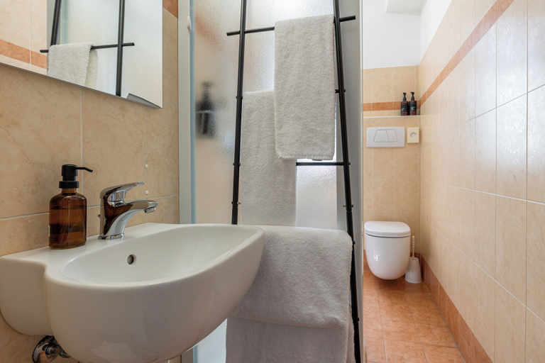 Bathroom 5, Il Perlo Panorama, Como