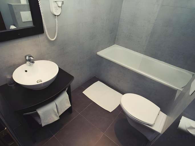 Bathroom 4, Hotel de Suede, Alpes-Maritimes