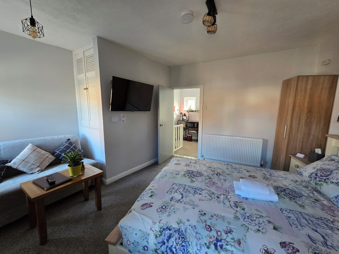 Others 5, Southwell Stays, Nottinghamshire