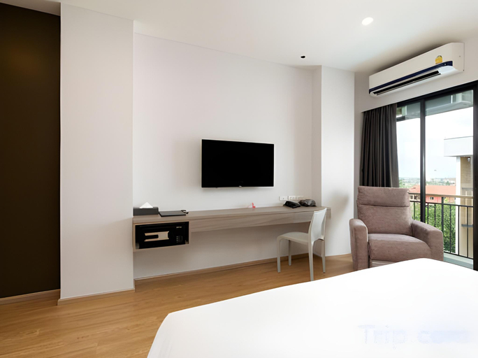 Bedroom 3, Crystal Srivaree Suvarnabhumi Hotel, K. Bang Sao Thon