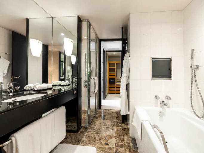 Bathroom 4, Grand Prince Hotel Osaka Bay, Osaka