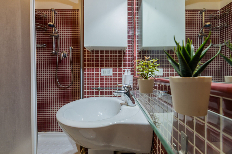 Bathroom, Casa Romat by Wonderful Italy, Torino