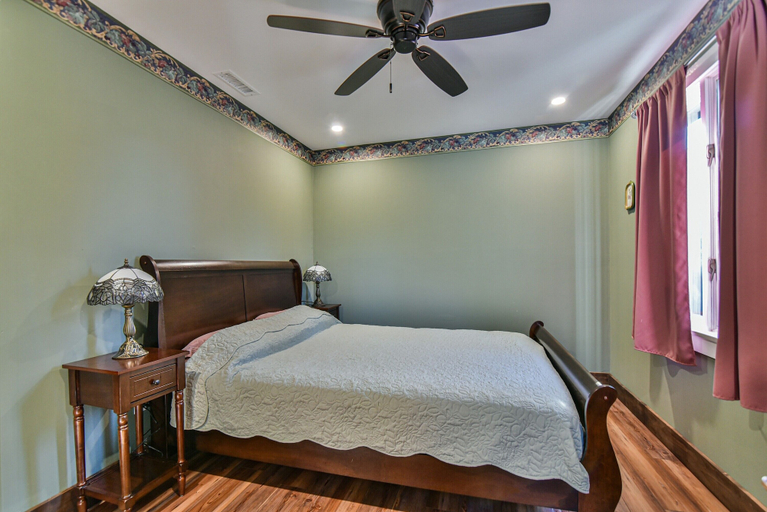 Bedroom 2, The Speakeasy, Buncombe