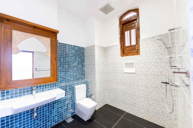 Bathroom, Ocean Gateway Dickwella, Dickwella