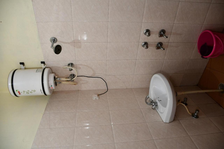 Bathroom, Himalayan paradise , Kangra