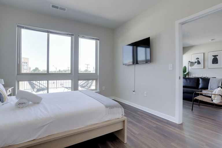 Bedroom 3, Huntington Apartments near Cameron Run - We Host, Fairfax