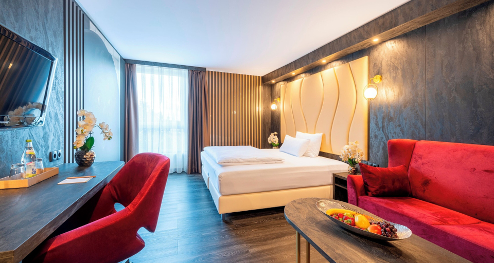 Bedroom 3, PLAZA Premium Parkhotel Neu-Ulm, Neu-Ulm