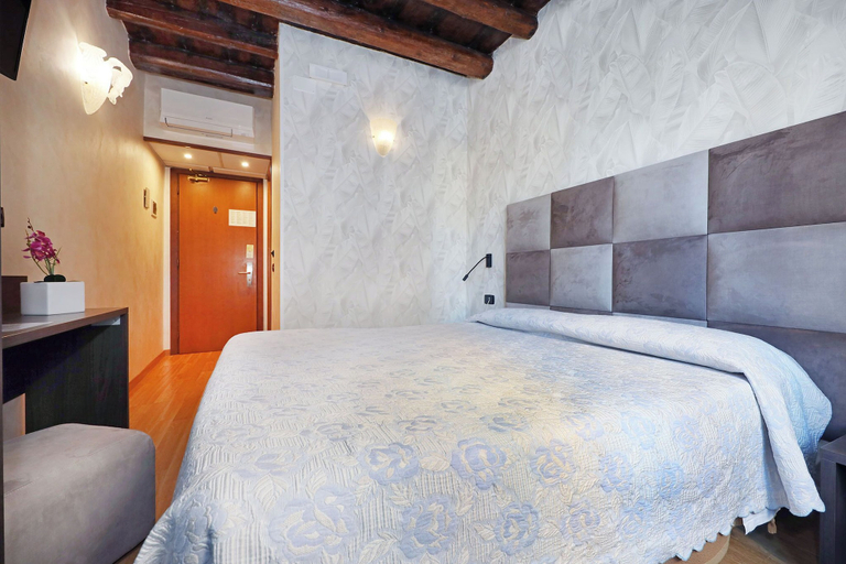 Bedroom 3, Hotel Rimini, Rome