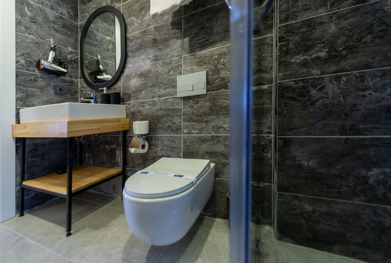 Bathroom, ART Karakoy Hotel, Beyoğlu