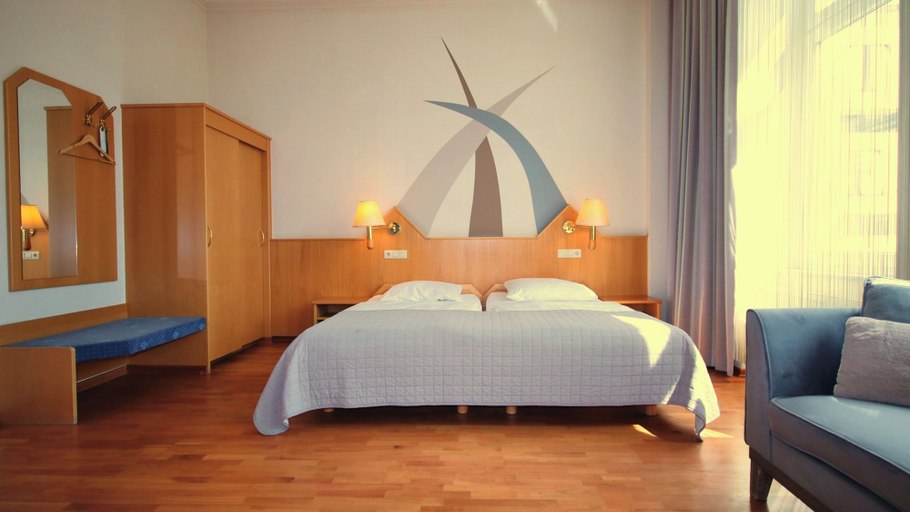 Bedroom 5, Komfort Hotel am Kurpark, Hochtaunuskreis