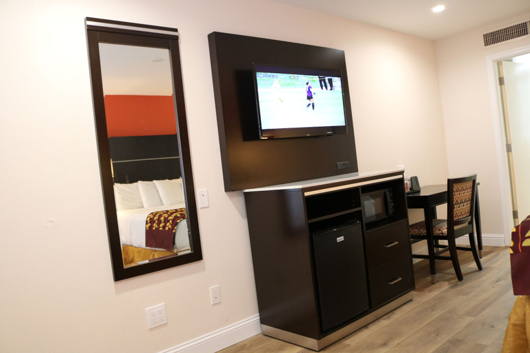 Others 4, Motel 6 Vallejo, CA – Napa Valley, Solano