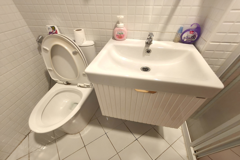 Bathroom 5, El Biografo, Bang Rak