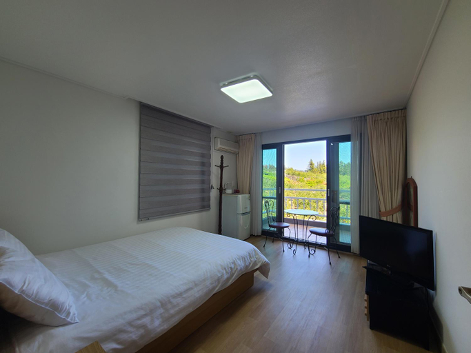 Bedroom 2, Hera Castle Pension, Seogwipo