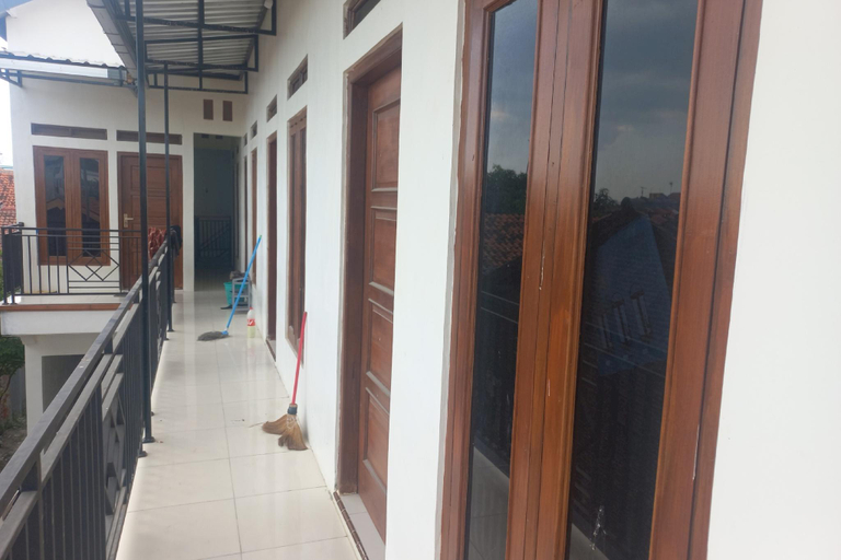 Public Area 2, Hotel O Chimi Rumah Kost, Banyumas