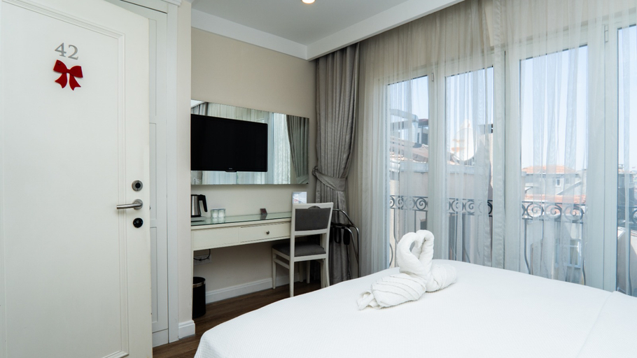 Bedroom 4, Ten Rooms Istanbul, Beyoğlu