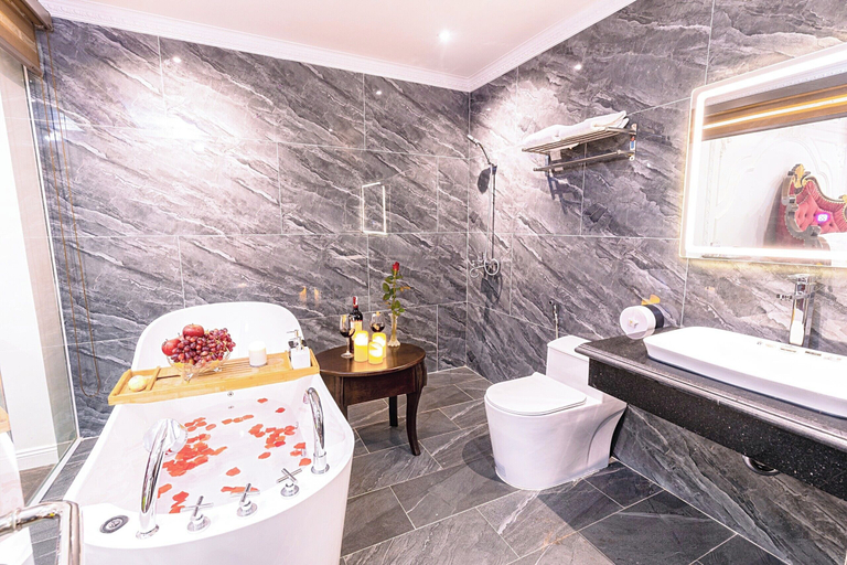 Bathroom 4, Hoang Gia Hotel Ha Noi Capital, Từ Liêm