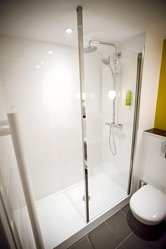 Bathroom 4, B&B HOTEL Paris 17 Batignolles, Paris
