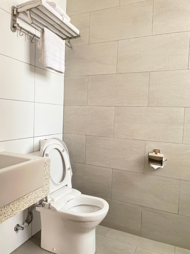 Bathroom 3, Win Hotel, Sibu