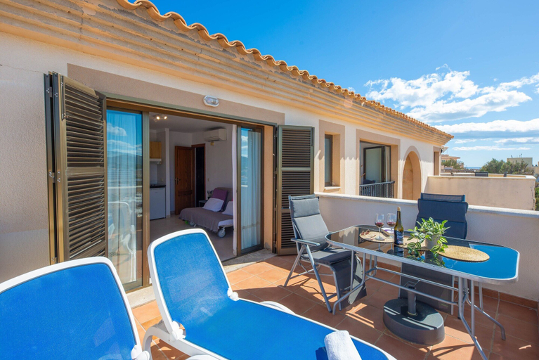 Outdoor dining, Perleta - Apartment In Cala Rajada. Free Wifi, Baleares