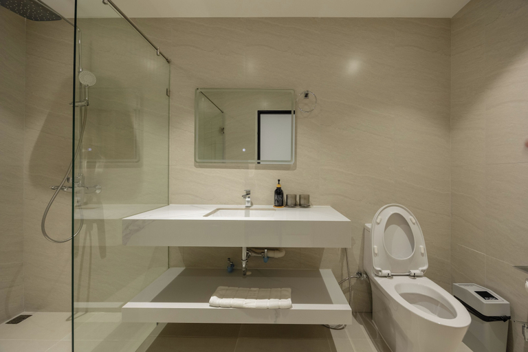 Bathroom 3, Diff Apartel, Phra Nakhon